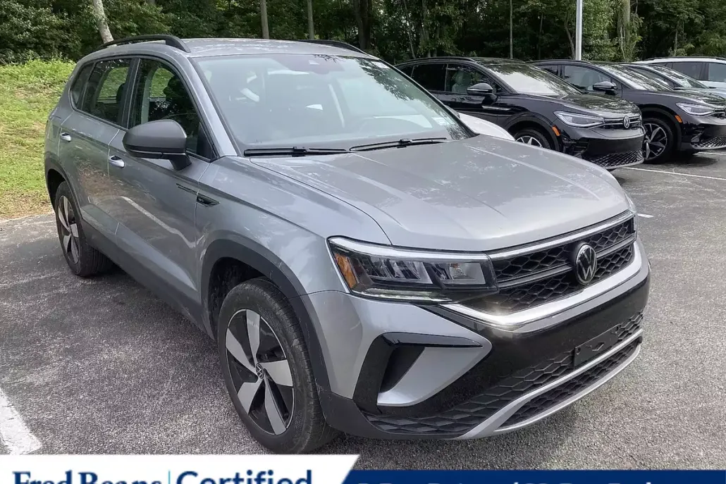 2024 Volkswagen Taos S photo 1