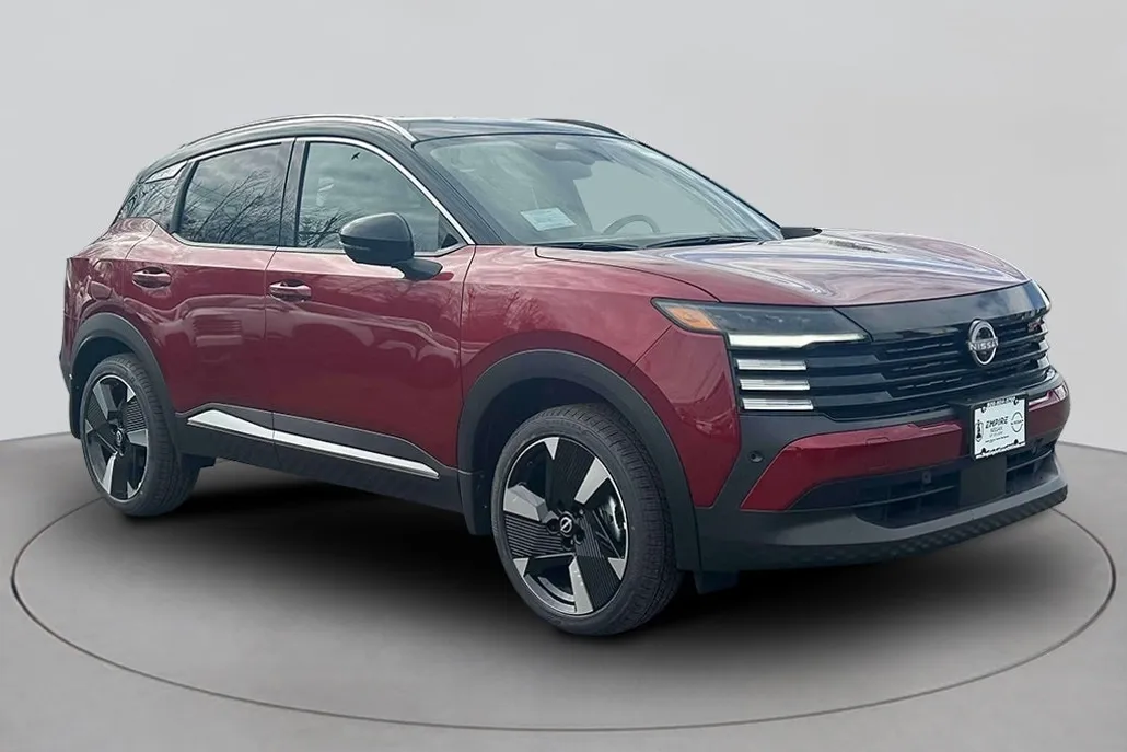 2025 Nissan Kicks SR photo 1