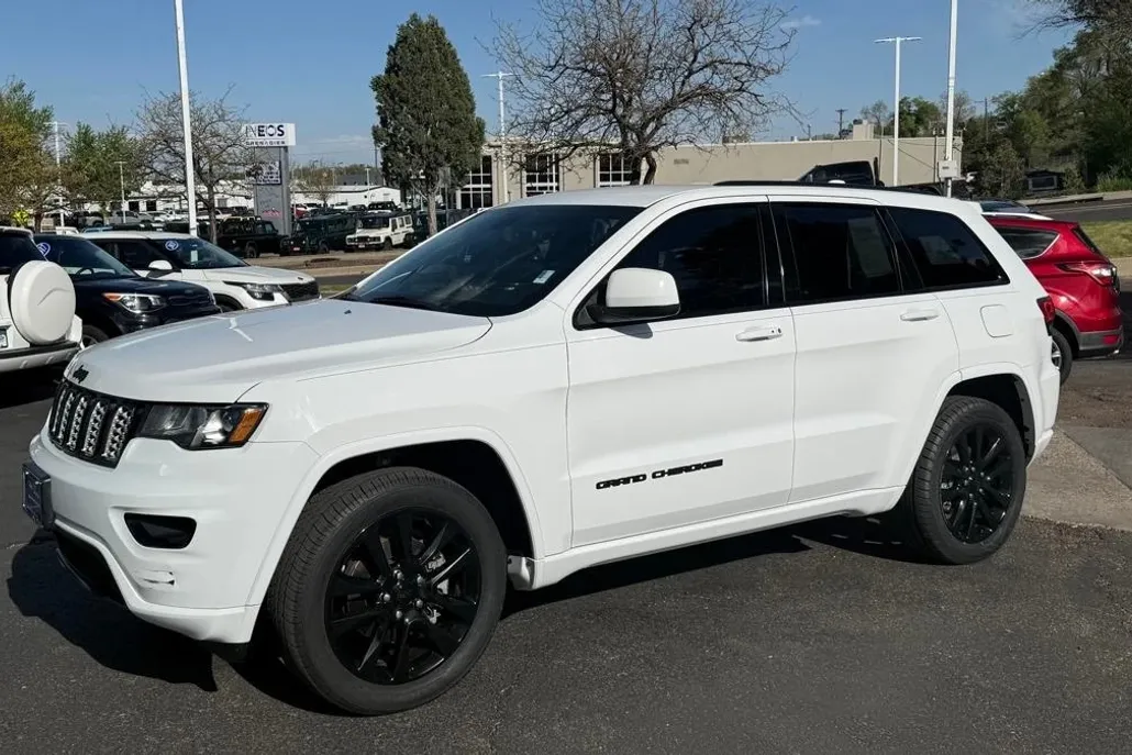 2020 Jeep Grand Cherokee Altitude photo 1