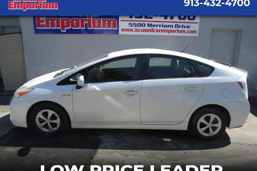 2013 Toyota Prius photo 1