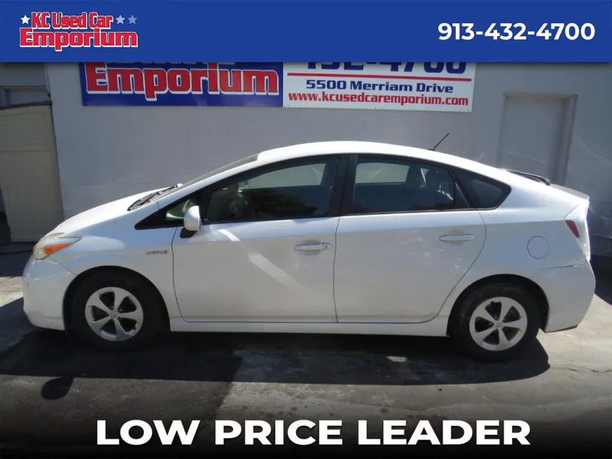2013 Toyota Prius photo 1