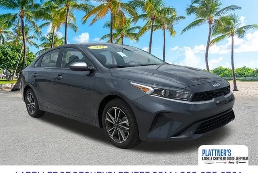 2023 Kia Forte LXS photo 1