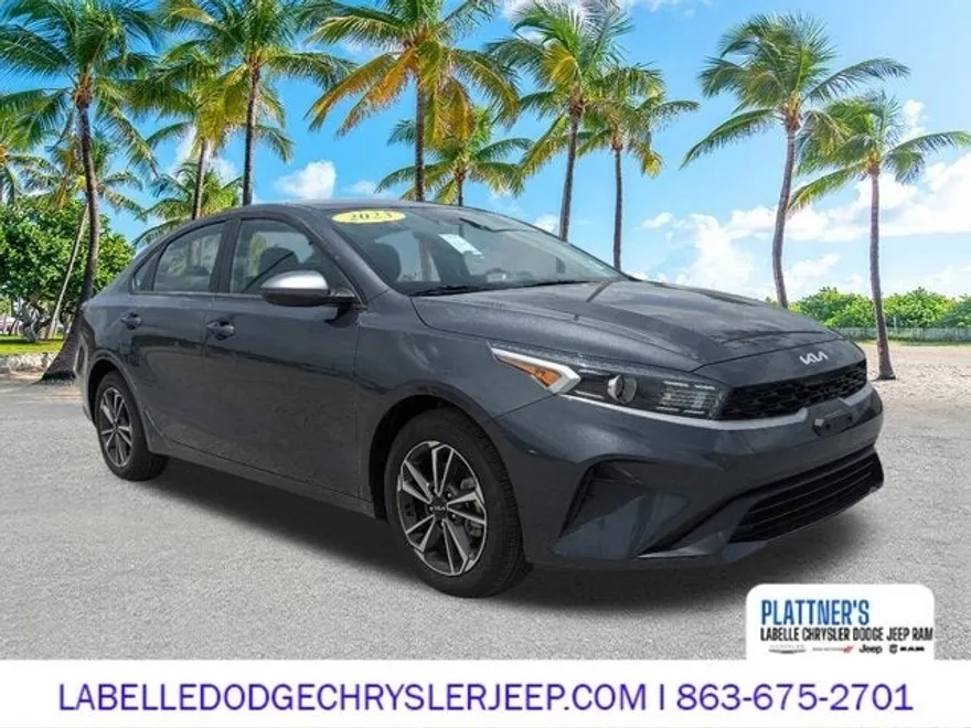 2023 Kia Forte LXS photo 1