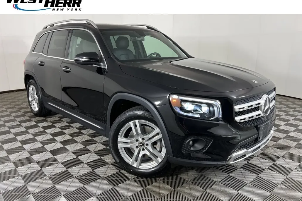2023 Mercedes Benz GLB 250 4MATIC photo 1