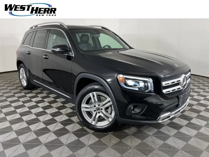 2023 Mercedes Benz GLB 250 4MATIC photo 1