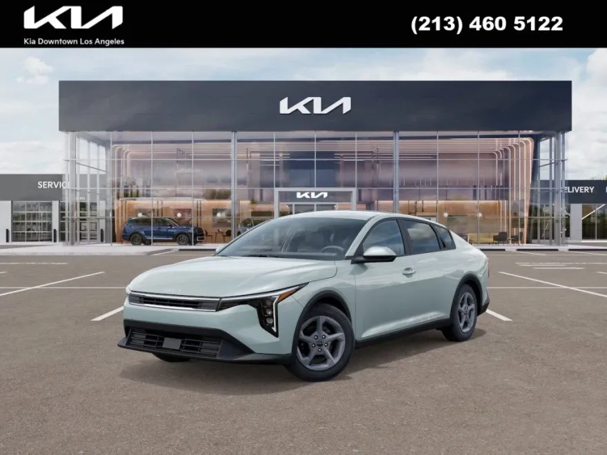 2025 Kia K4 LXS photo 1