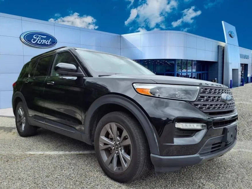 2022 Ford Explorer XLT photo 1