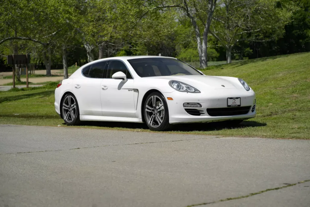 2012 Porsche Panamera S Hybrid photo 1