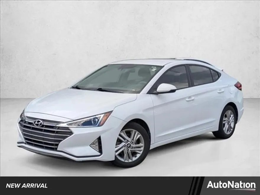 2020 Hyundai Elantra SEL photo 1
