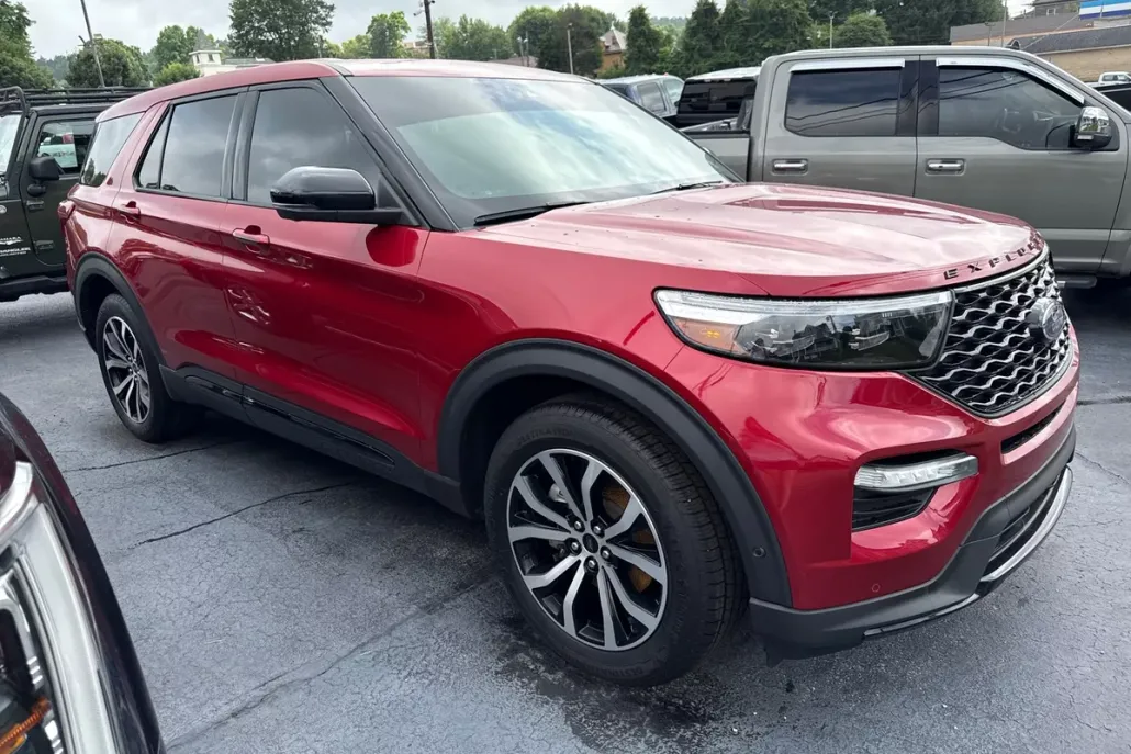 2021 Ford Explorer ST photo 1