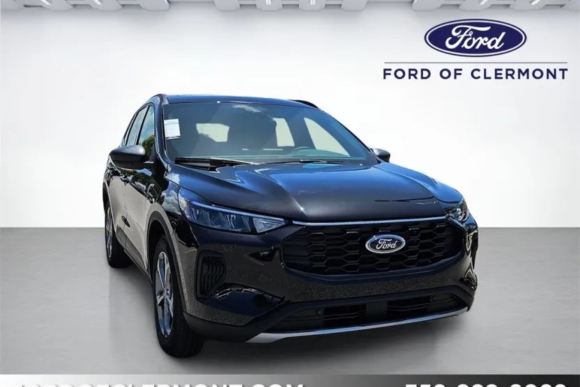 2025 Ford Escape ST-Line Hybrid photo 1