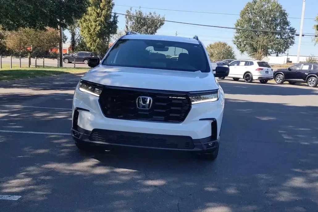 2025 Honda Pilot Black Edition photo 1