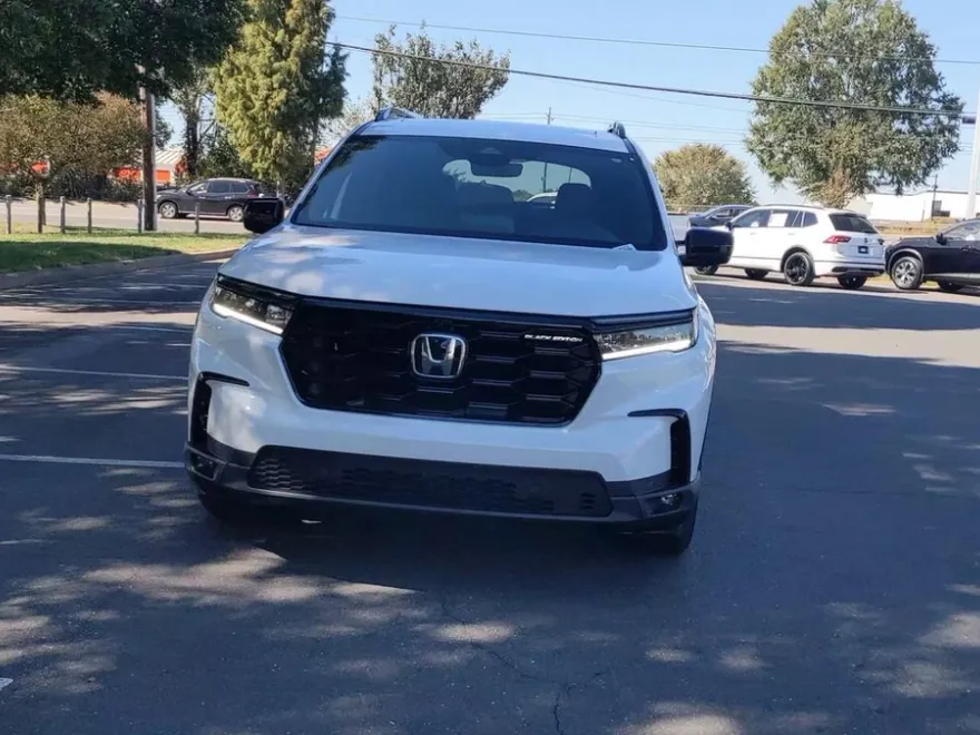 2025 Honda Pilot Black Edition photo 1