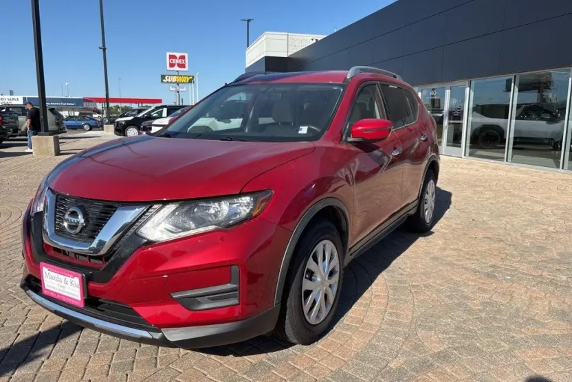 2017 Nissan Rogue S photo 1