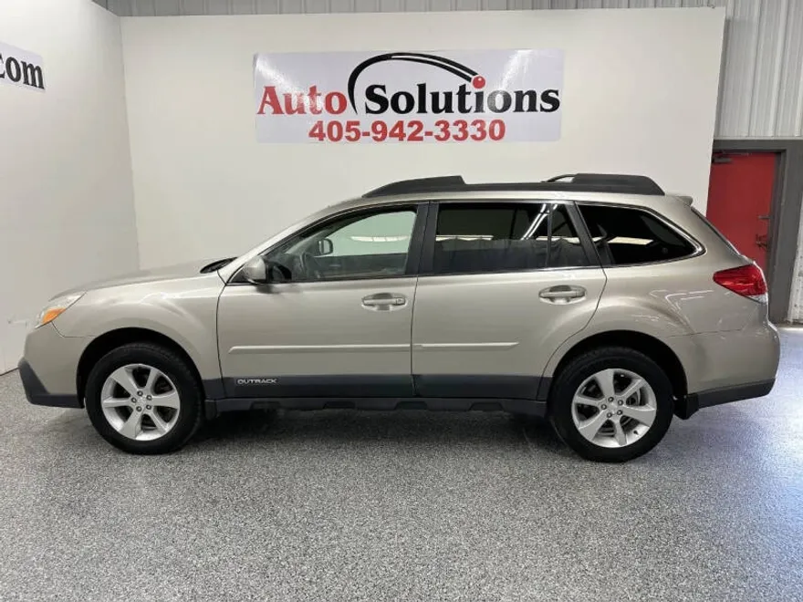 2014 Subaru Outback 2.5i Limited photo 1