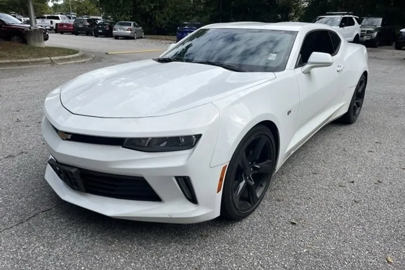 2017 Chevrolet Camaro 1LT photo 1