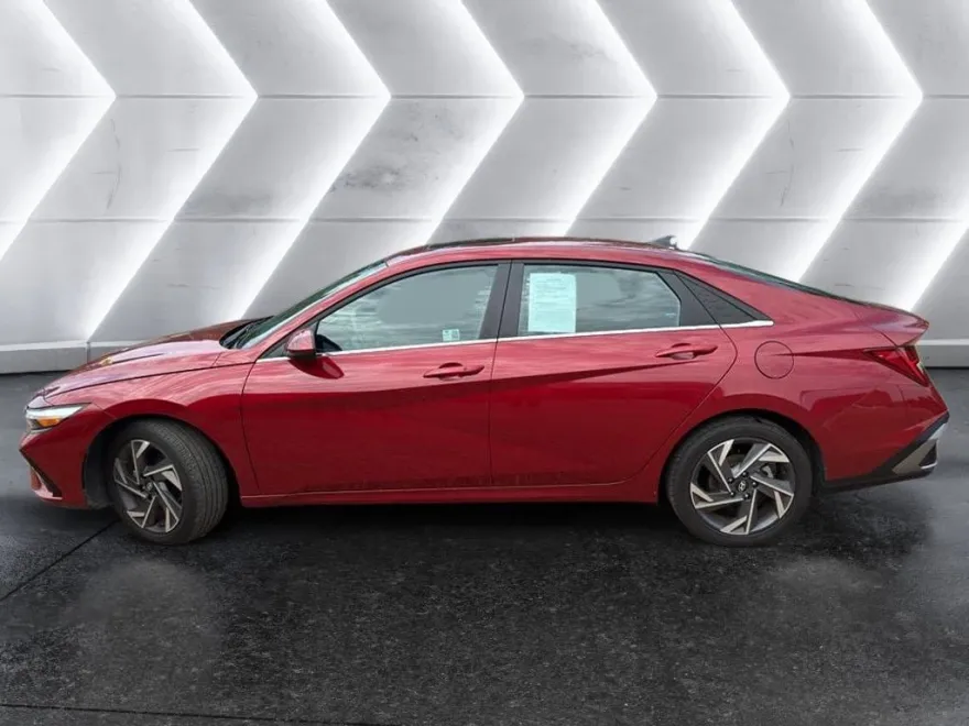 2024 Hyundai Elantra SEL Convenience photo 1