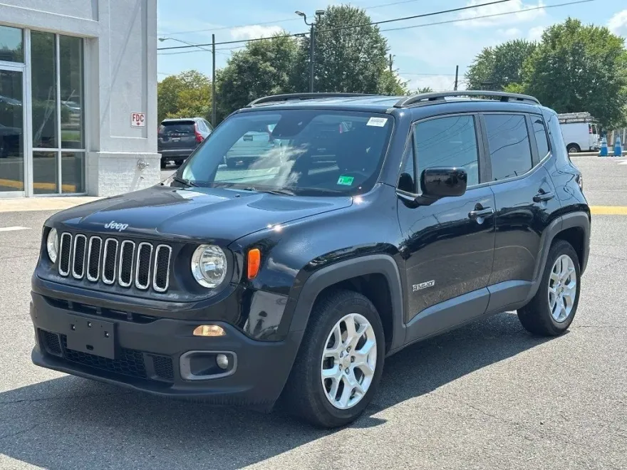 2017 Jeep Renegade Latitude North Edition photo 1