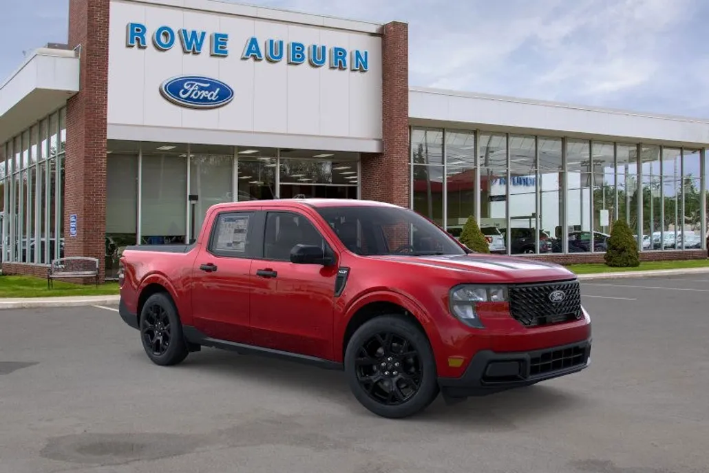 2025 Ford Maverick XLT photo 1