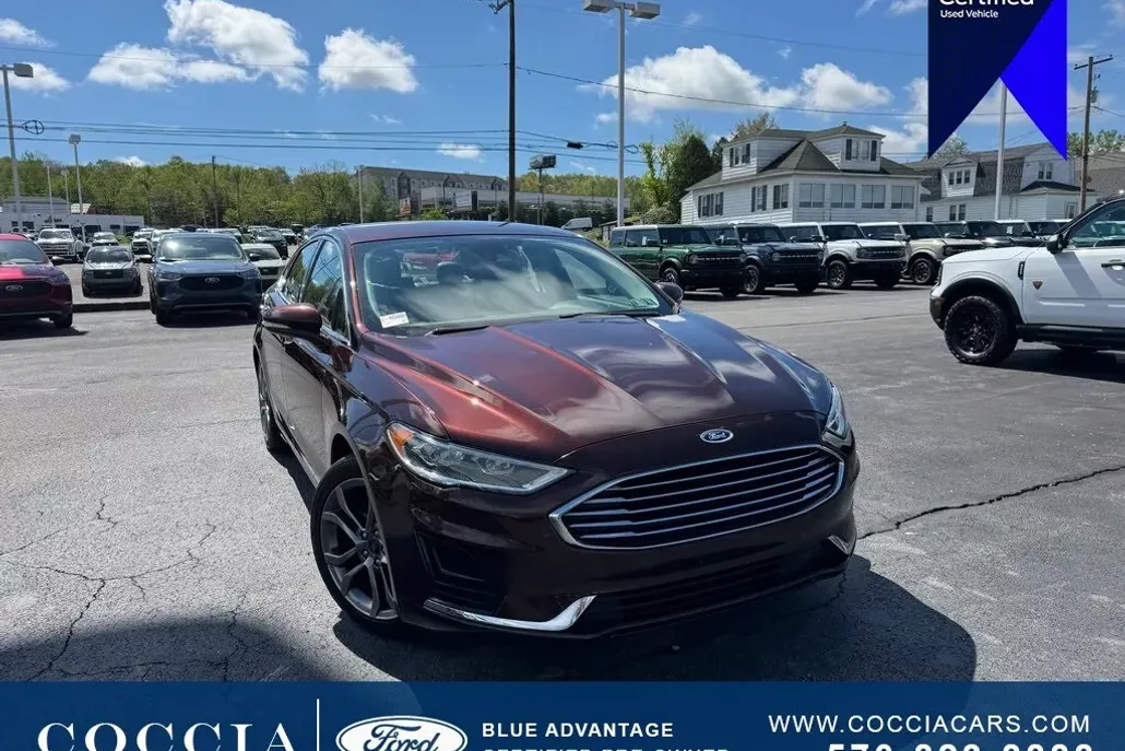 2019 Ford Fusion SEL photo 1