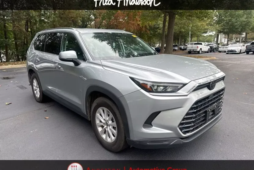 2024 Toyota Grand Highlander XLE photo 1