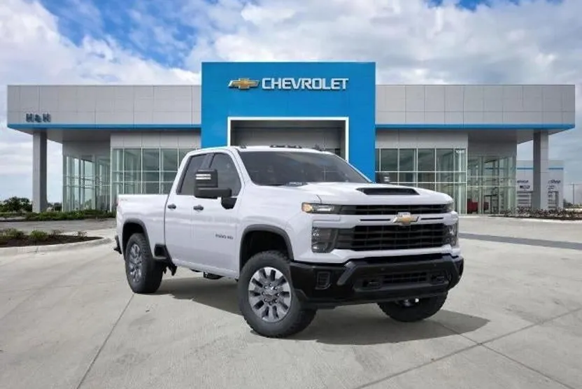 2026 Chevrolet Silverado 2500HD Custom photo 1