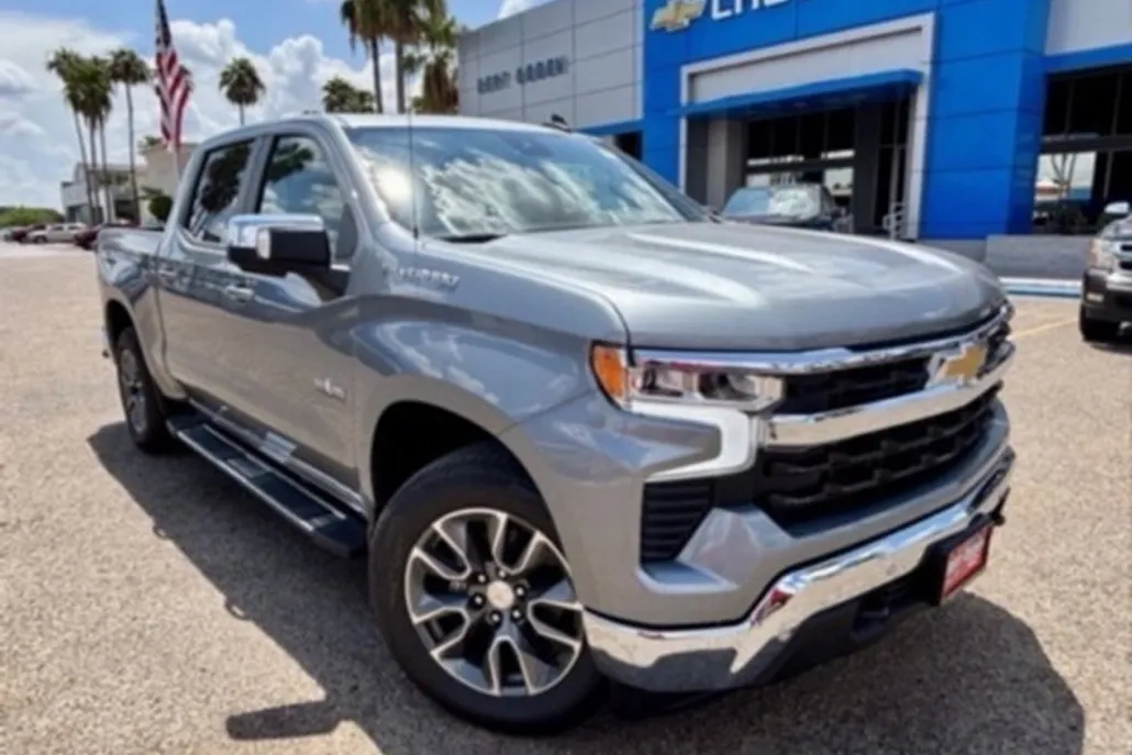 2026 Chevrolet Silverado 1500 LT photo 1