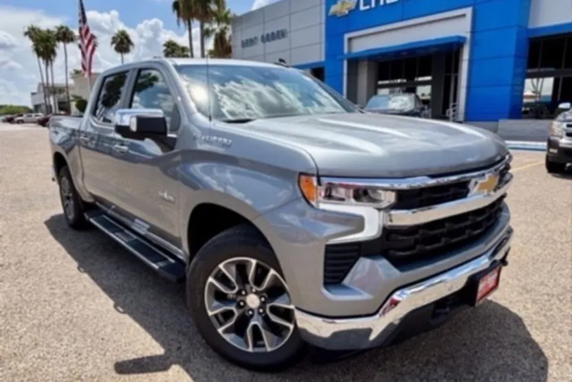 2026 Chevrolet Silverado 1500 LT photo 1