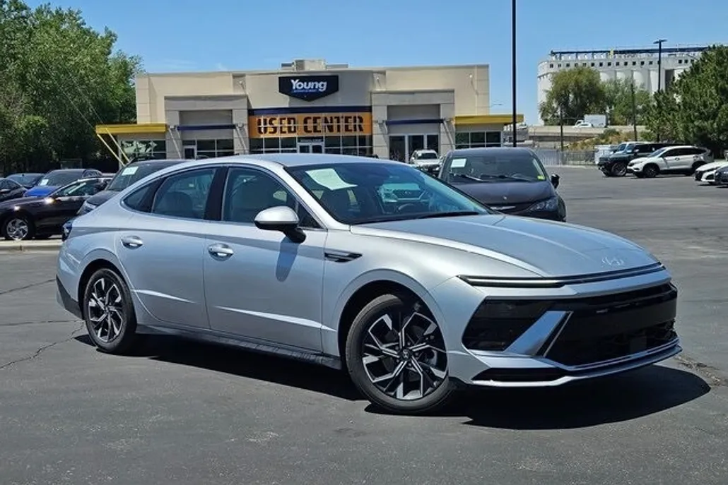 2024 Hyundai Sonata SEL photo 1