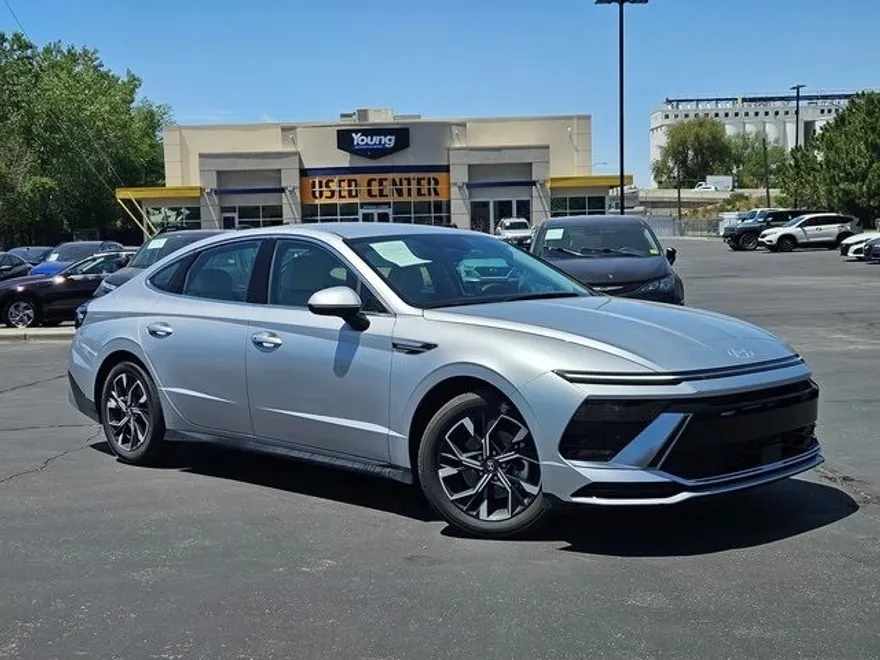 2024 Hyundai Sonata SEL photo 1