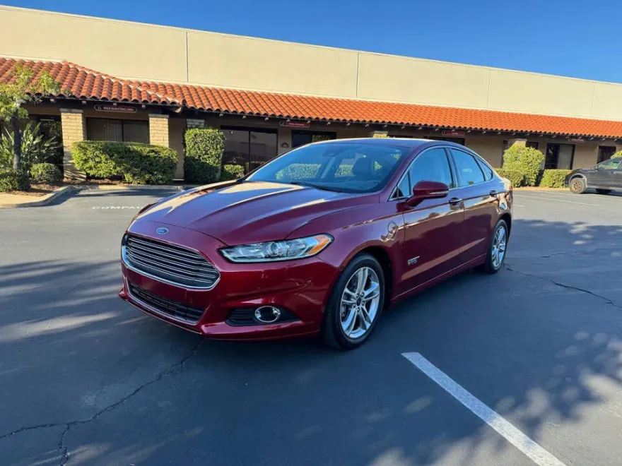 2016 Ford Fusion Energi Titanium photo 1