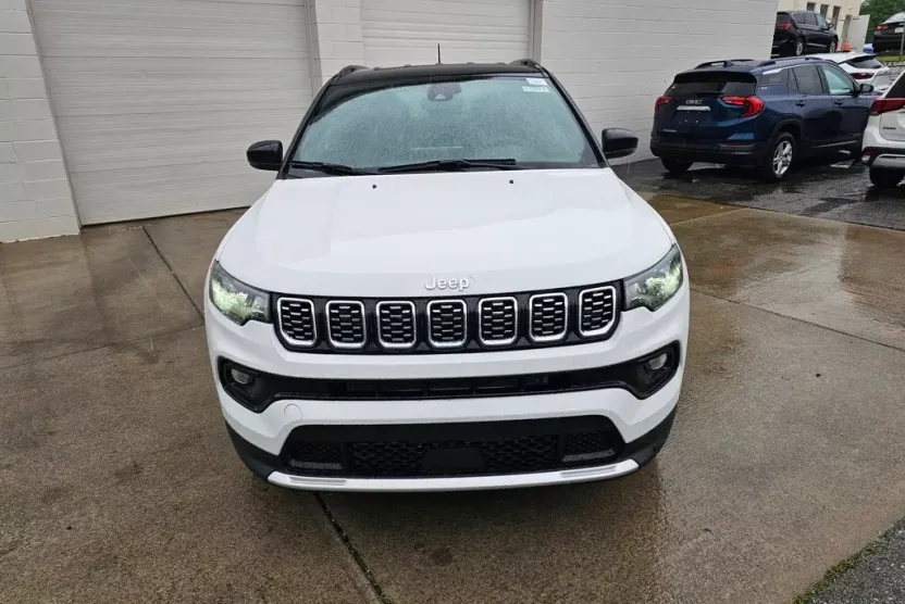 2025 Jeep Compass Limited photo 1