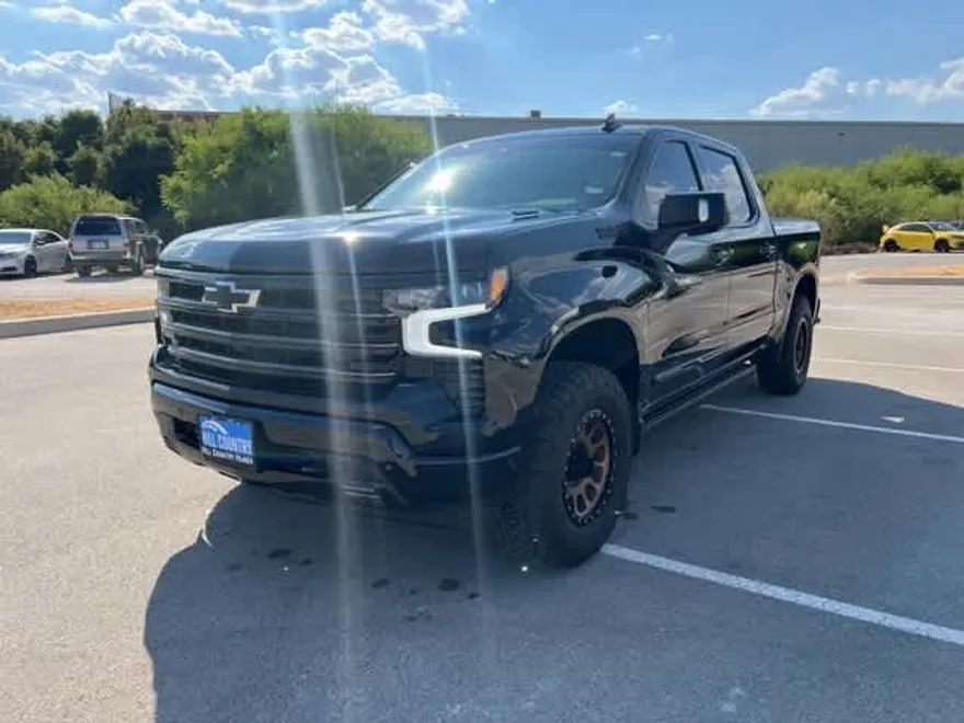 2024 Chevrolet Silverado 1500 High Country photo 1