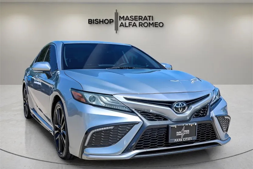 2022 Toyota Camry XSE photo 1