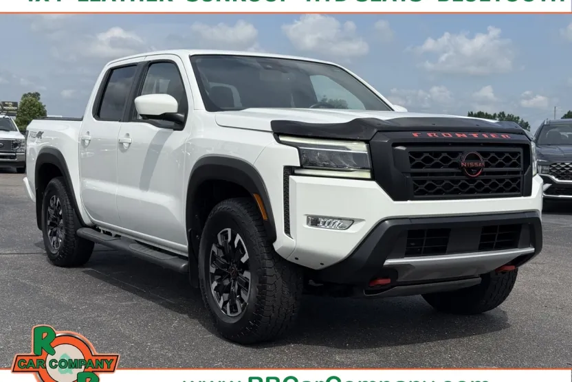 2022 Nissan Frontier Crew Cab PRO-4X photo 1