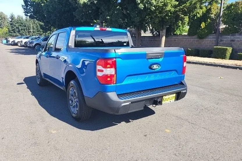 2025 Ford Maverick XLT photo 1