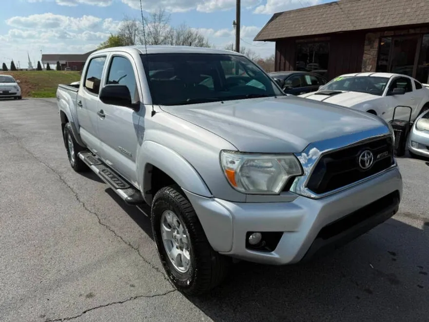 2012 Toyota Tacoma PreRunner V6 photo 1