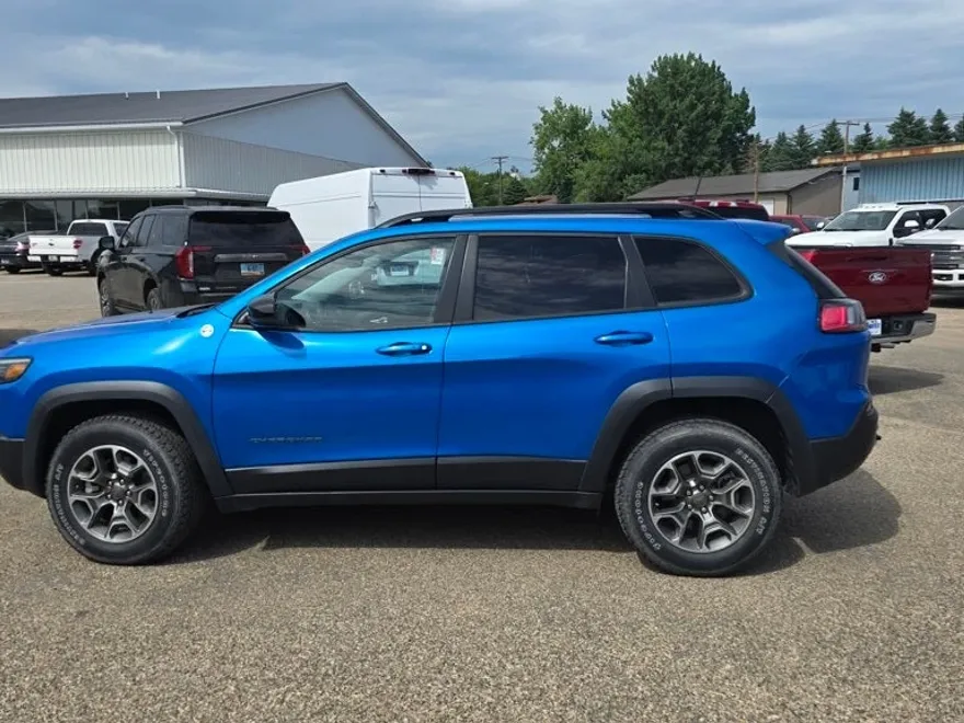 2022 Jeep Cherokee Trailhawk photo 1