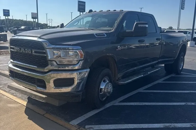 2024 Ram 3500 Tradesman photo 1