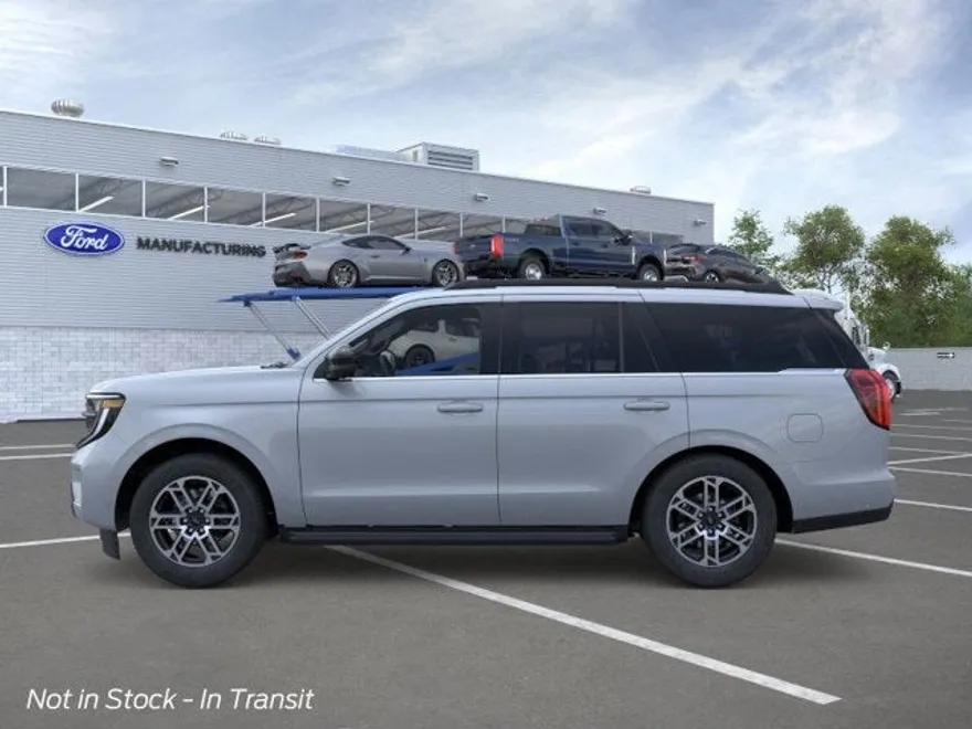 2025 Ford Expedition photo 1