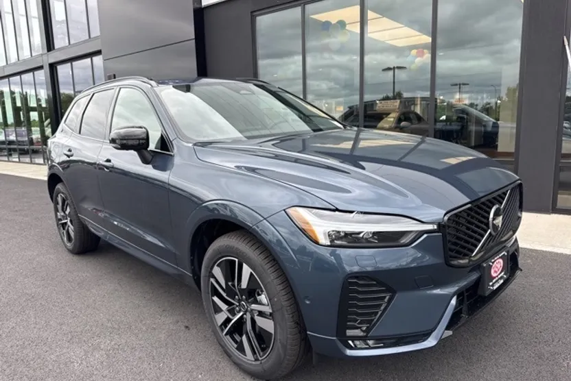 2026 Volvo XC60 B5 Plus photo 1