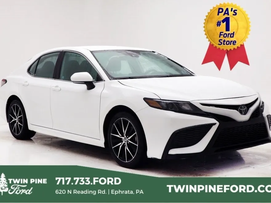 2024 Toyota Camry SE photo 1