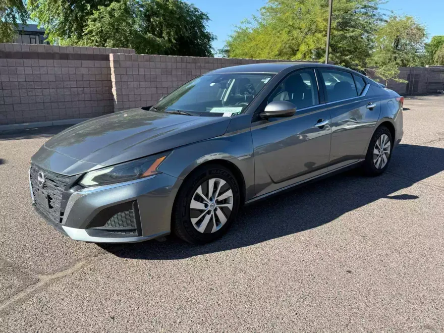 2023 Nissan Altima 2.5 S photo 1
