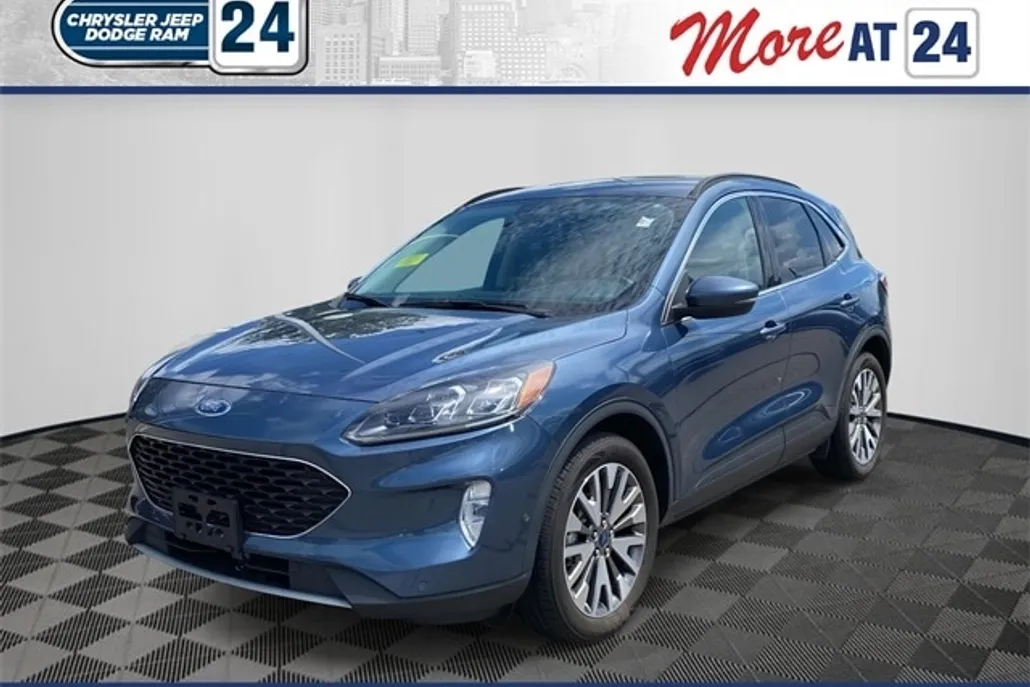 2020 Ford Escape Titanium Hybrid photo 1