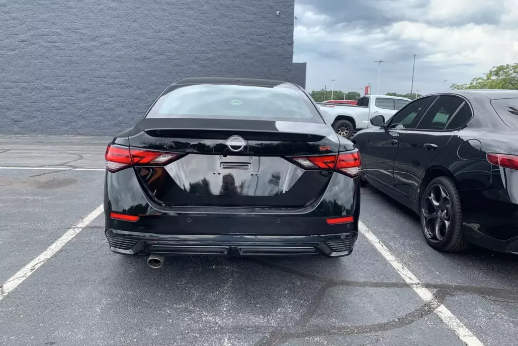 2025 Nissan Sentra SR photo 1