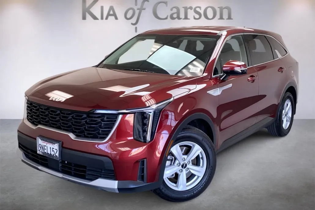 2024 Kia Sorento LX photo 1