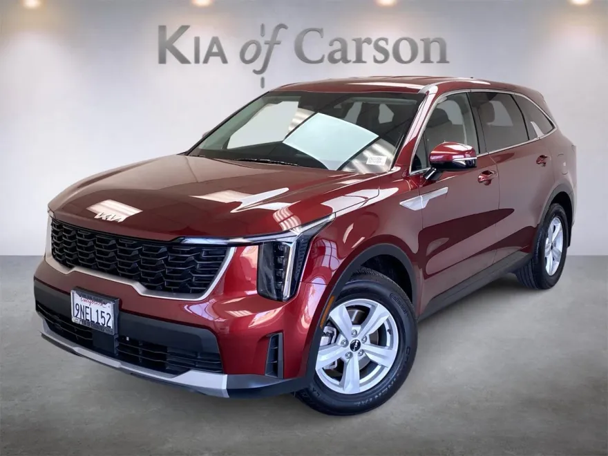 2024 Kia Sorento LX photo 1
