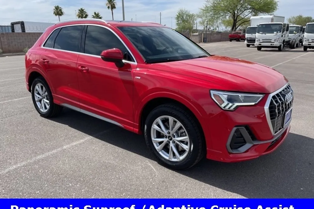 2023 Audi Q3 S line Premium Plus photo 1