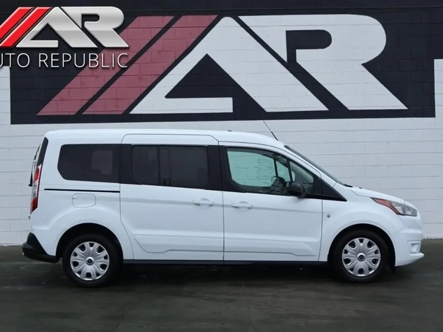 2022 Ford Transit XLT photo 1