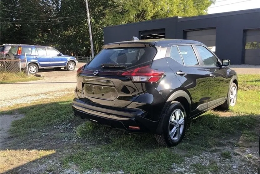 2024 Nissan Kicks S photo 1